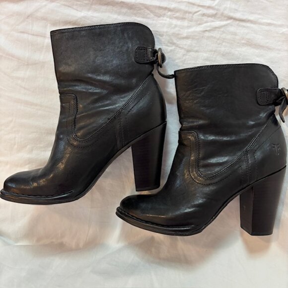 Frye "Lara Short Slouch" Heeled Ankle Bootie, Black, Size 7 .5M - Picture 14 of 15